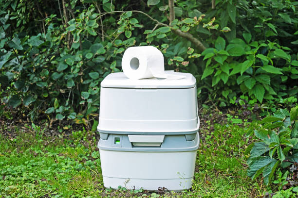 Best Portable restroom trailer rental  in Syracuse, IN
